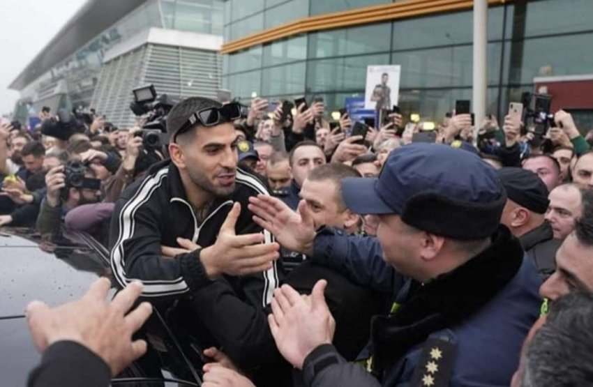 “ის უკვე პრეზიდენტია? ასეთი რამ არ მინახავს”, - როგორ ეხმაურებიან გაოგნებული უცხოელები ილიას საქართველოში ჩასვლას