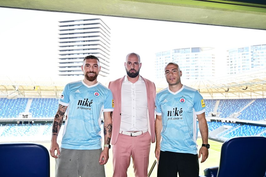 კაშია და კანკავა სლოვანში დარჩებიან - მოლაპარაკების ახალი დეტალები