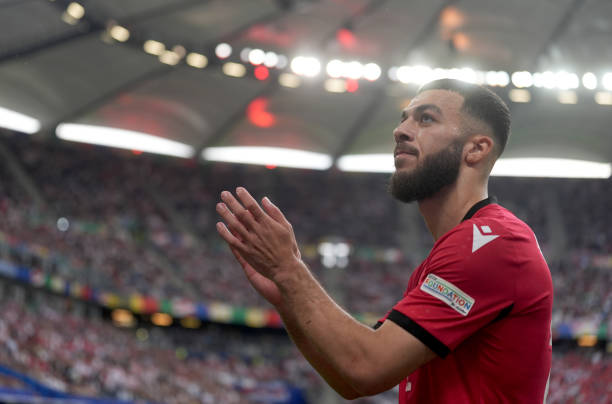 PHOTO: "რომ მპირდება სულ გაგაქვს" - გიორგი მიქაუტაძისა და მისი მოძღვრის მიმოწერა