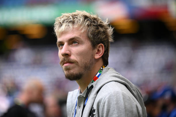 "ჩემსკენ დაძაბული წამოივდა, მითხრა, დაუჯერებელი ამბავია, არ ინერვიულოო" - საბა ლობჟანიძე საინტერესო ისტორიას გვიყვება