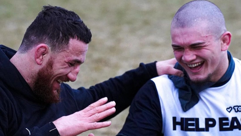 "მან პირველივე შეხვედრის შემდეგ თავის სახლში წამიყვანა, ოთახი მომცა, საოცარი ადამიანია" - რას ამბობდა ამოჩევი მერაბ დვალიშვილზე 1 წლის წინ