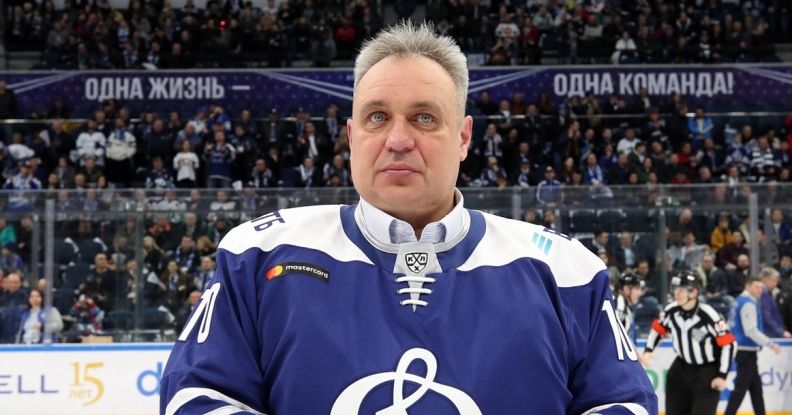 ამით პირადაპირ ავტობუსის გაჩერებაზე დაკავდა - რუსული ჰოკეის ლეგენდა დიდ სკანდალში გაეხვა