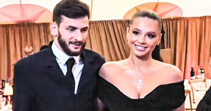 ცნობილია - რა ღირს ნიცა თავაძის კაბა, რომლითაც ის გუნდის ბანკეტზე ხვიჩასთან ერთად გამოჩნდა