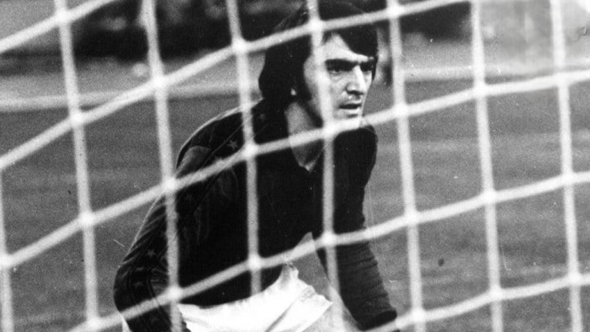 სასჯელი პირჯვრის გადაწერის გამო - რა ამბავი შეემთხვა ლეგენდარულ ოთარ გაბეილიას