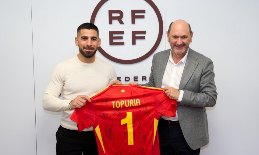 "თქვენი წარმატება თითოეული ჩვენგანის წარმატებაა" - ილია თოფურია