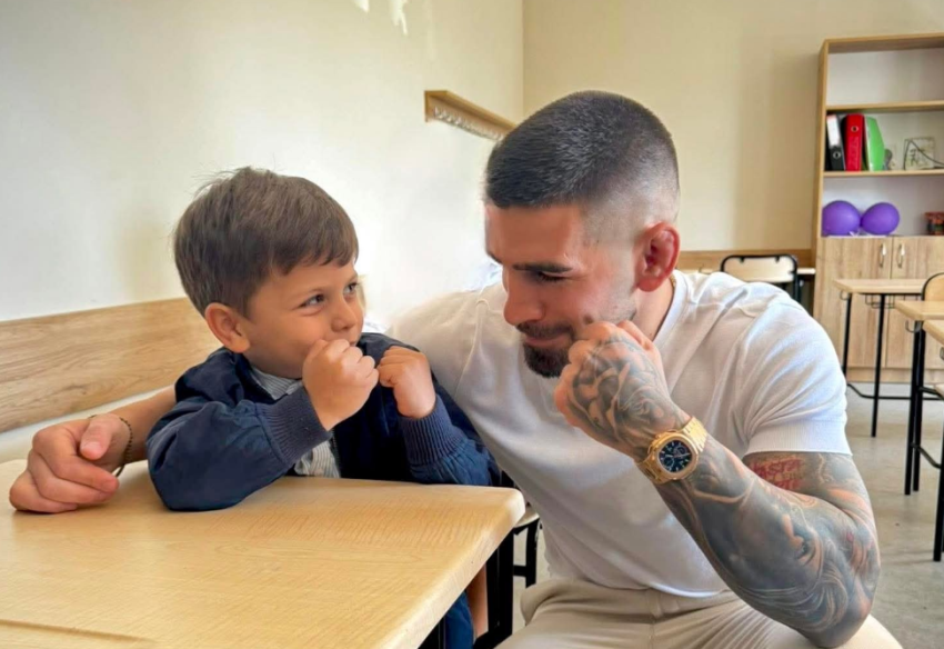 სახალისო ამბავი - ილია თოფურიას შეხვედრა პატარა მოსწავლესთან