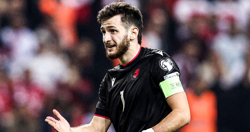 თბილისის ერთ-ერთ მაღაზიაში - კვარაცხელიას როგორი ფორმა იყიდება საქართველოში