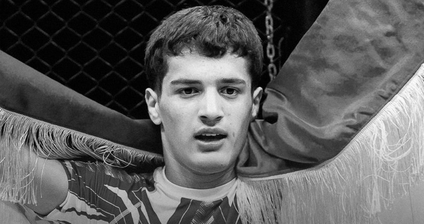 ძალიან მძიმე ამბავი - 15 წლის მსოფლიოს და ტაჯიკეთის MMA-ის ჩემპიონი ბიჭი, ინტერნეტ კაფეში შელაპარაკების დროს მოკლეს...