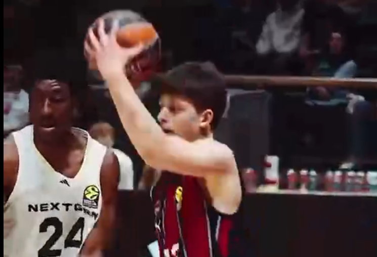 VIDEO: მათე ხატიაშვილის საოცარი  პასი ევროლიგის მატჩში