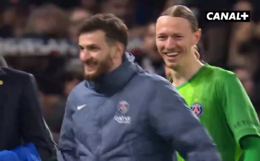 VIDEO: საფონოვს პირდაპირ ანიშნებდა - კვარას რეაქცია, როცა მატჩის საუკეთესოს ჯილდო მისცეს